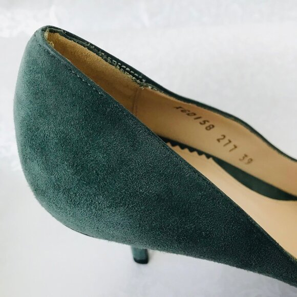Giorgio Armani Pointed Toe Green Suede Heels Size EU 39 Made in Italy Pre-Owned - Picture 12 of 16